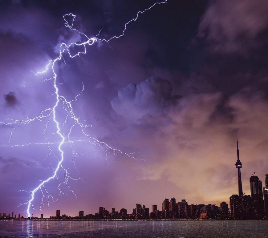 LIGHTNING STRIKES MORE THAN 100 PEOPLE IN 24 HOURS IN THE MIDDLE OF THE MONSOON