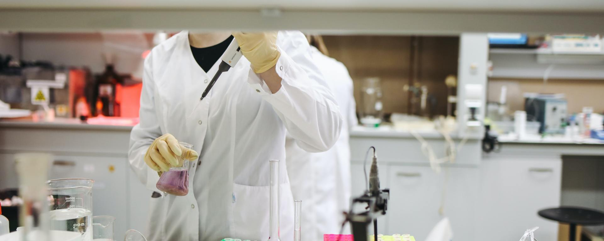 What is the difference between a psychologist and a psychotherapist?