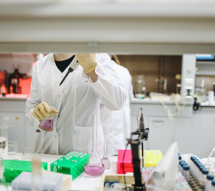 What is the difference between a psychologist and a psychotherapist?